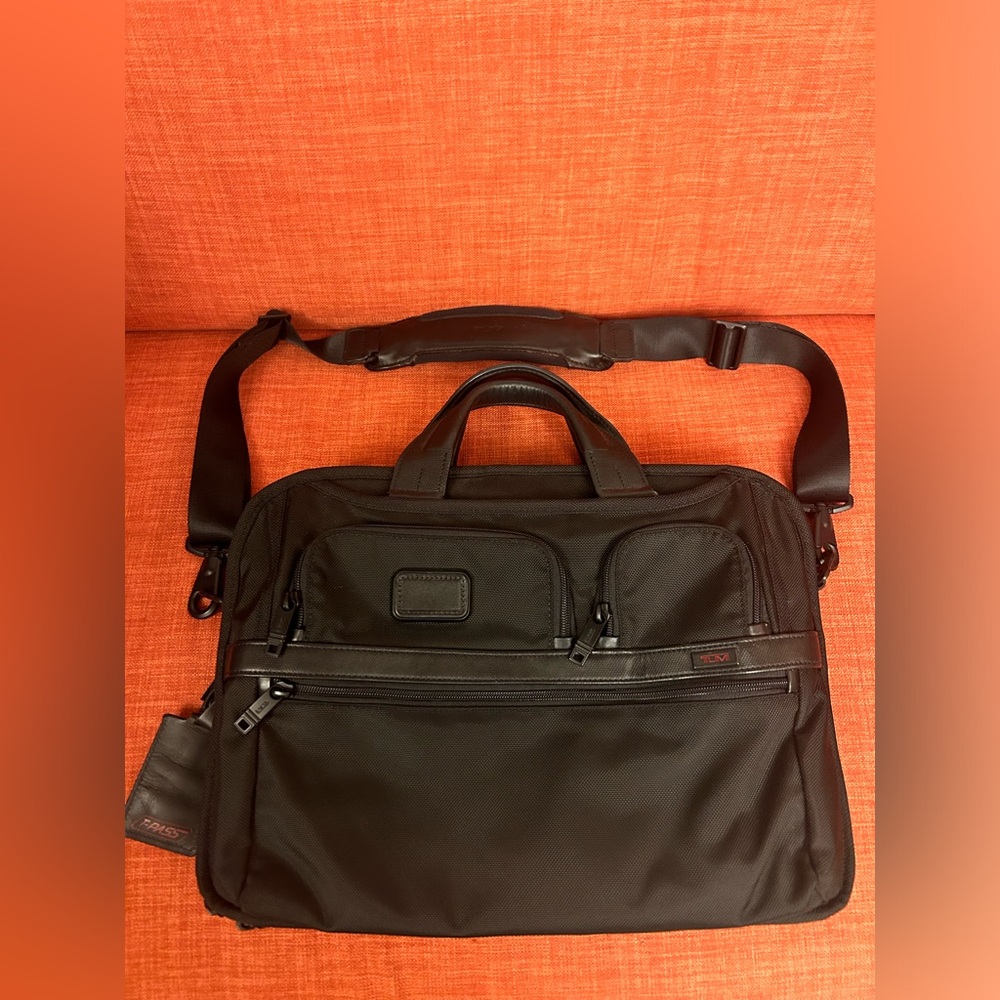 Tuma Alpha 2 T-Pass Laptop Briefcase